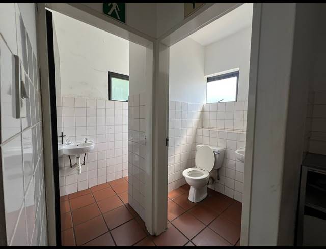 544M² WAREHOUSE TO LET IN ROOIHUISKRAAL